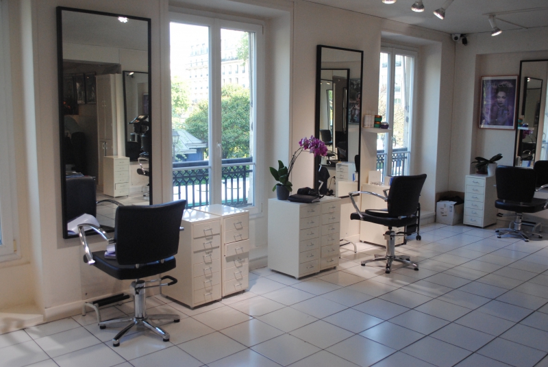 coiffure-BAGNOLS EN FORET-min_floor-home-office-property-living-room-room-781228-pxhere.com